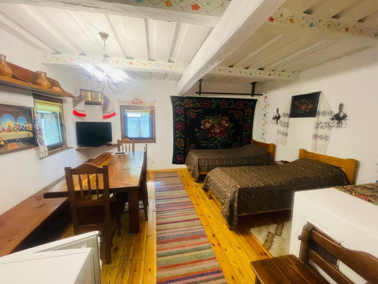 Ethno Complex Ukrayinske Selo Inn Buzovaya